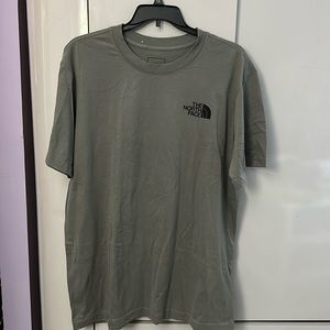 NWT THE NORTH FACE TEE